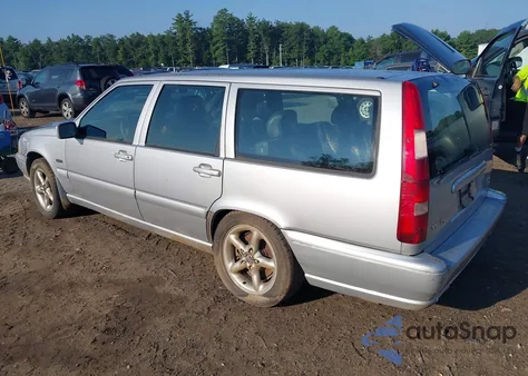 1998 Volvo V70 z USA, uszkodzony, nr VIN YV1LW5649W2450367